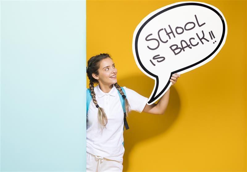 Back to school: cum trecem de la „vara pe telefon” la „școala pe bune”